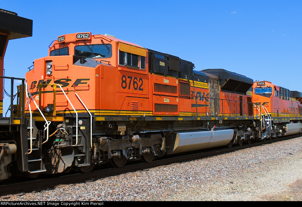 BNSF 8762